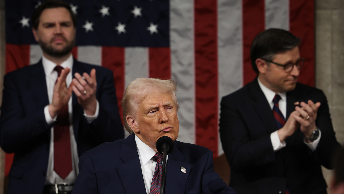 Trump afirma que es más difícil tratar con Ucrania solución al conflicto que con Rusia