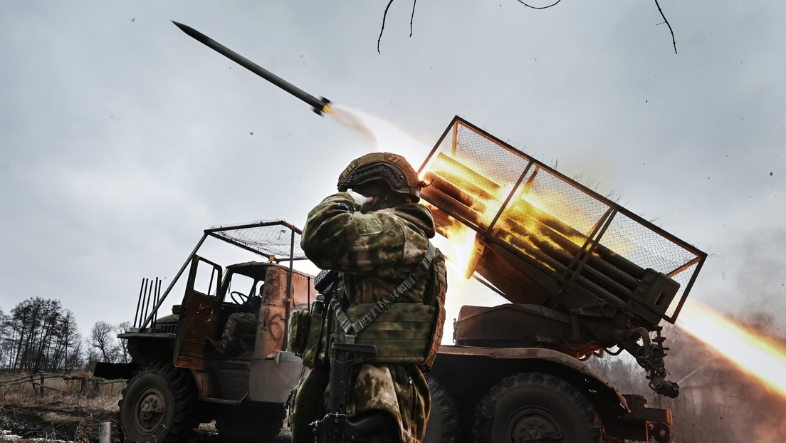 Ejército ruso lanza ataques contra Ucrania e impacta aeródromos militares y almacenes de drones