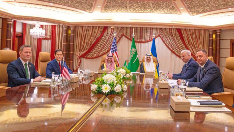 Ucrania decidida a entrar en paz por 30 días si Rusia lo permite