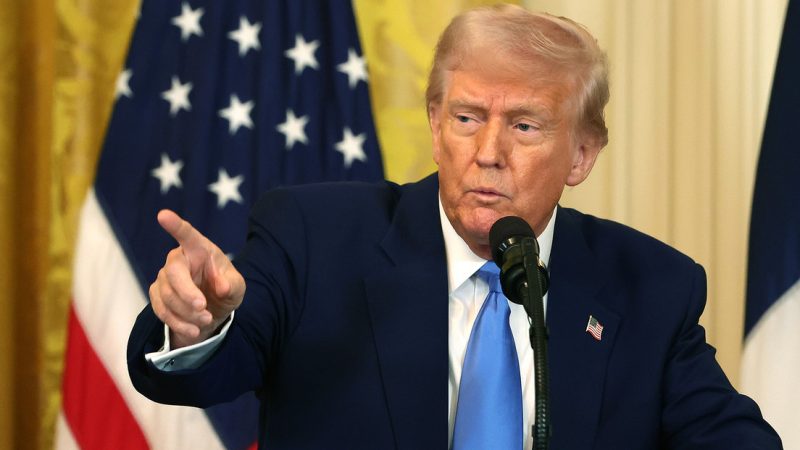 Trump amenaza a Irán por supuesta ayuda a los hutíes