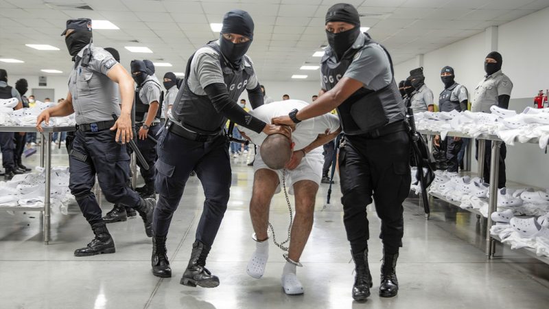 Trump autoriza a funcionario clave en seguridad a una gira por Latinoamérica