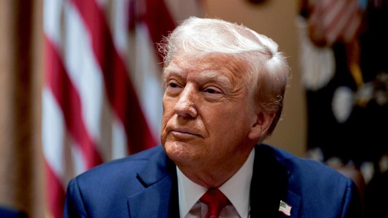 Trump apuesta a que su país piense menos en Rusia y se enfoque en crímenes cometen inmigrantes