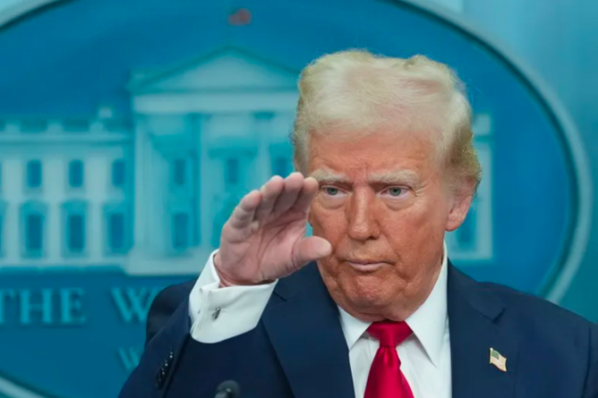 Trump ordena al FBI desclasificar archivos vínculos rusos elecciones 2016