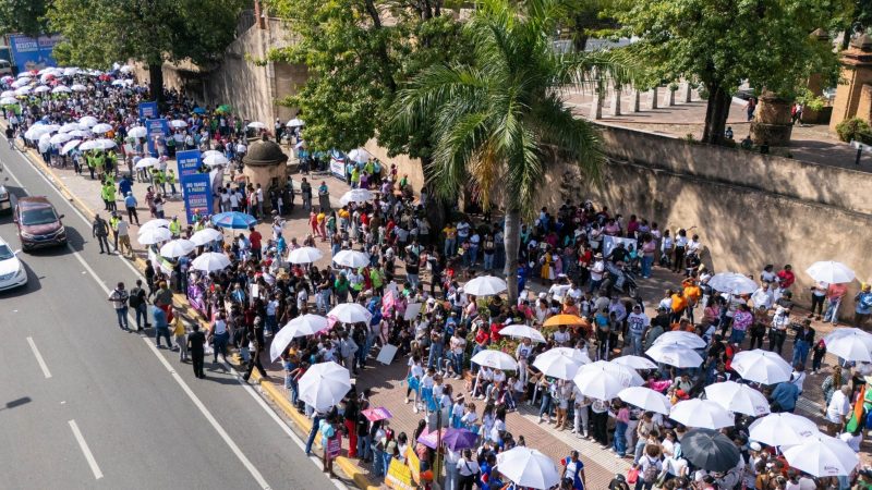 Mujeres dominicanas se manifiestan exigen equidad y justicia