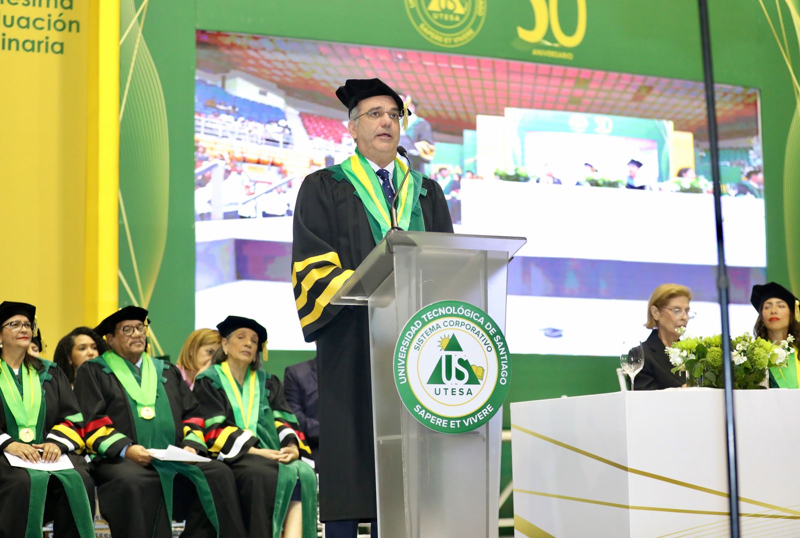 Universidad UTESA otorga título Doctor Honoris Causa al presidente Luis Abinader