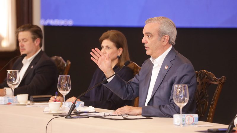 Abinader inicia proceso de consultas con representantes de diferentes sectores