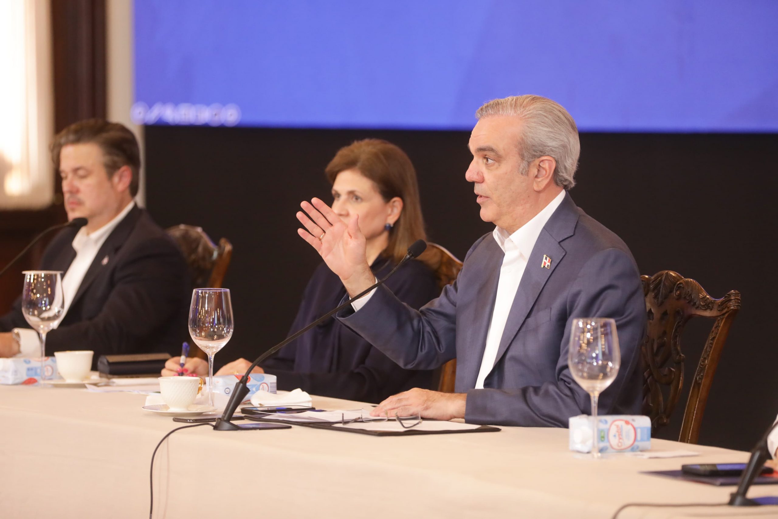 Abinader inicia proceso de consultas con representantes de diferentes sectores