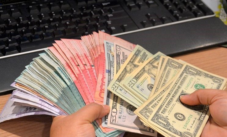 El dólar sigue su marcha indetenible hacia arriba ya está en RD$ 62.71