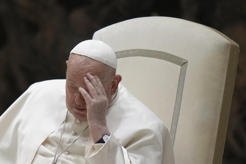 El Papa recae de nuevo sufre dos episodios de insuficiencia respiratoria aguda