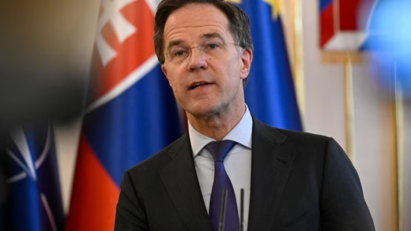 Número uno de la OTAN aconseja Zelenski restablecer relaciones con Trump