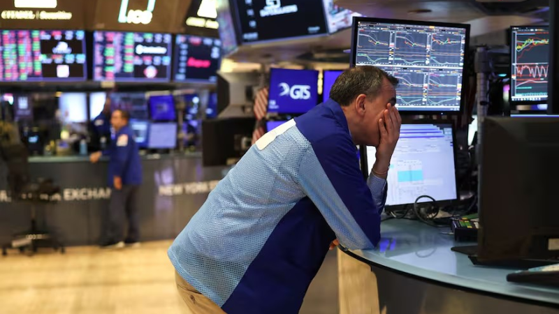 Se van al piso mercados mundiales por aranceles impuestos por Trump