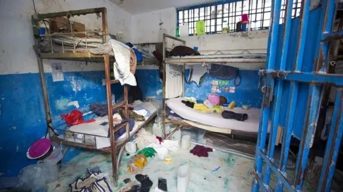 532 haitianos logran salir huyendo de cárcel de ese país después que bandas armadas irrumpieran violentamente en ese lugar