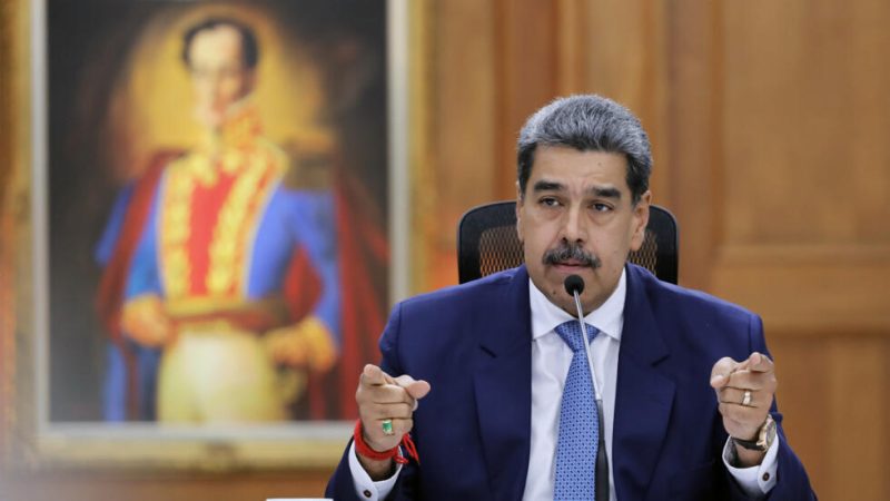Nicolás Maduro demanda de Bukele entrega de venezolanos deportados a  El Salvador por EEUU.