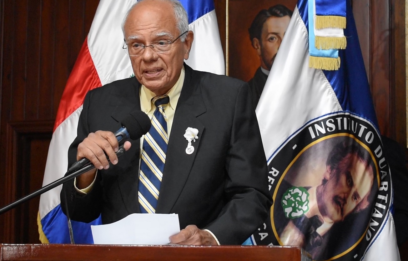 Aflora malestar sin precedente en el Instituto Duartiano por infundadas declaraciones de su nuevo presidente a favor de los haitianos