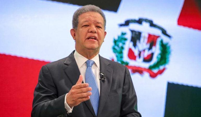 Leonel Fernández responde al gobierno sobre la crisis migratoria y reclama un diálogo nacional