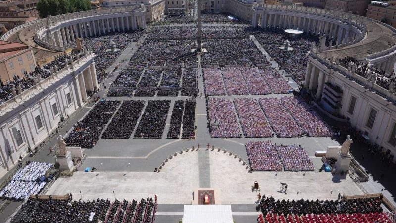 El mundo presencia entierro del papa Francisco