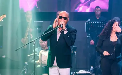 Rescatan con vida al merenguero Rubby Pérez