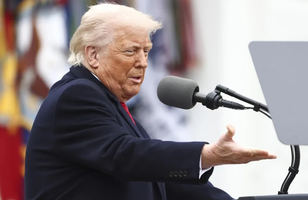Donald Trump: «China ha entrado en pánico y ha jugado mal sus cartas»