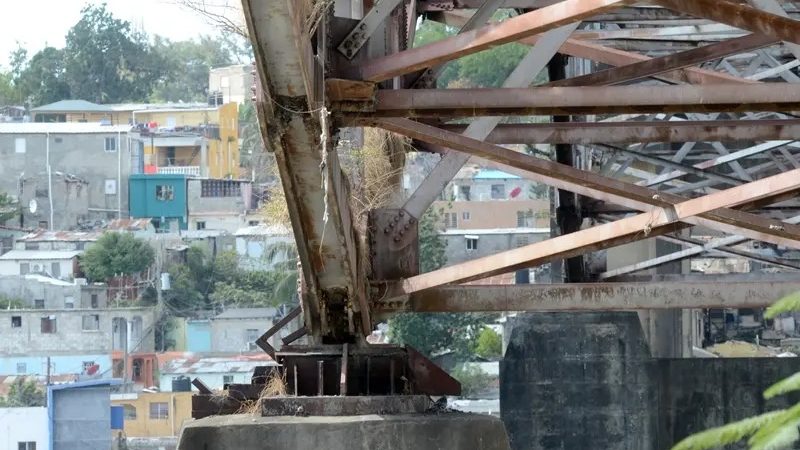 Por averias en puente de la 17 se contradicen Defensor del Pueblo y Obras Públicas