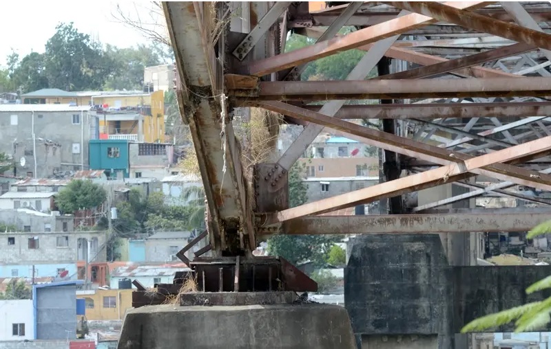 Por averias en puente de la 17 se contradicen Defensor del Pueblo y Obras Públicas