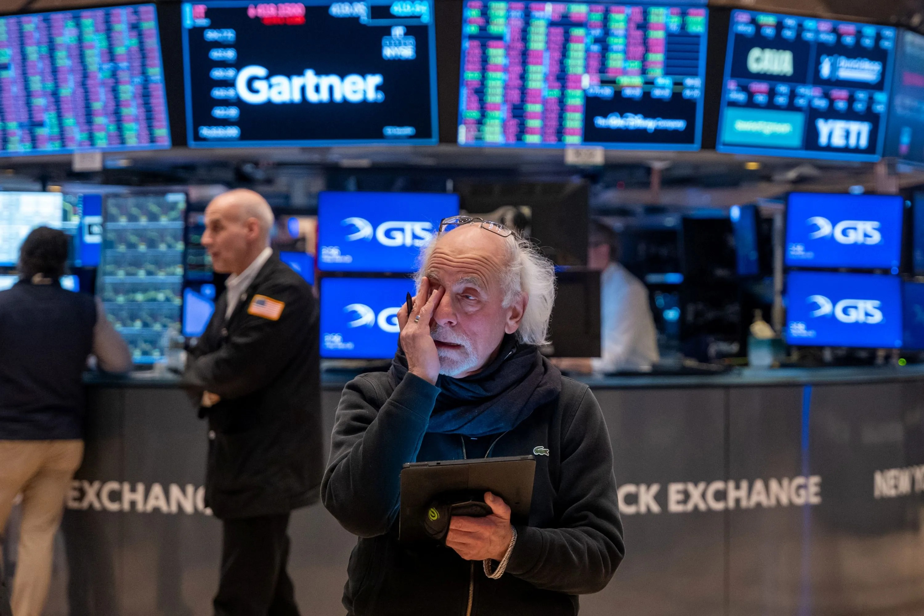 Aranceles recíprocos impuestos por Trump desatan quiebra de mercados bursátiles