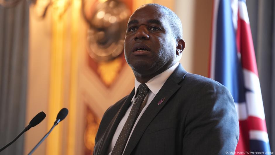 Reino Unido impone sanciones por más de un centenar de restricciones para contrarrestar ataques con drones de Rusia