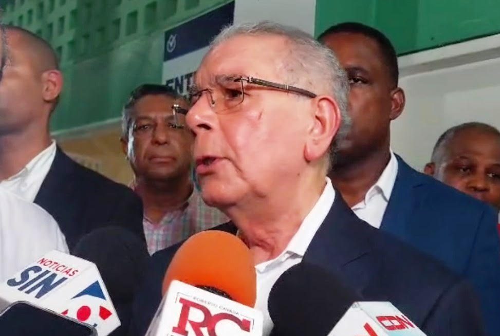 Danilo Medina dialogaría con Abinader sobre tema migratorio y narcotráfico, pero prefiere que sea en el PLD