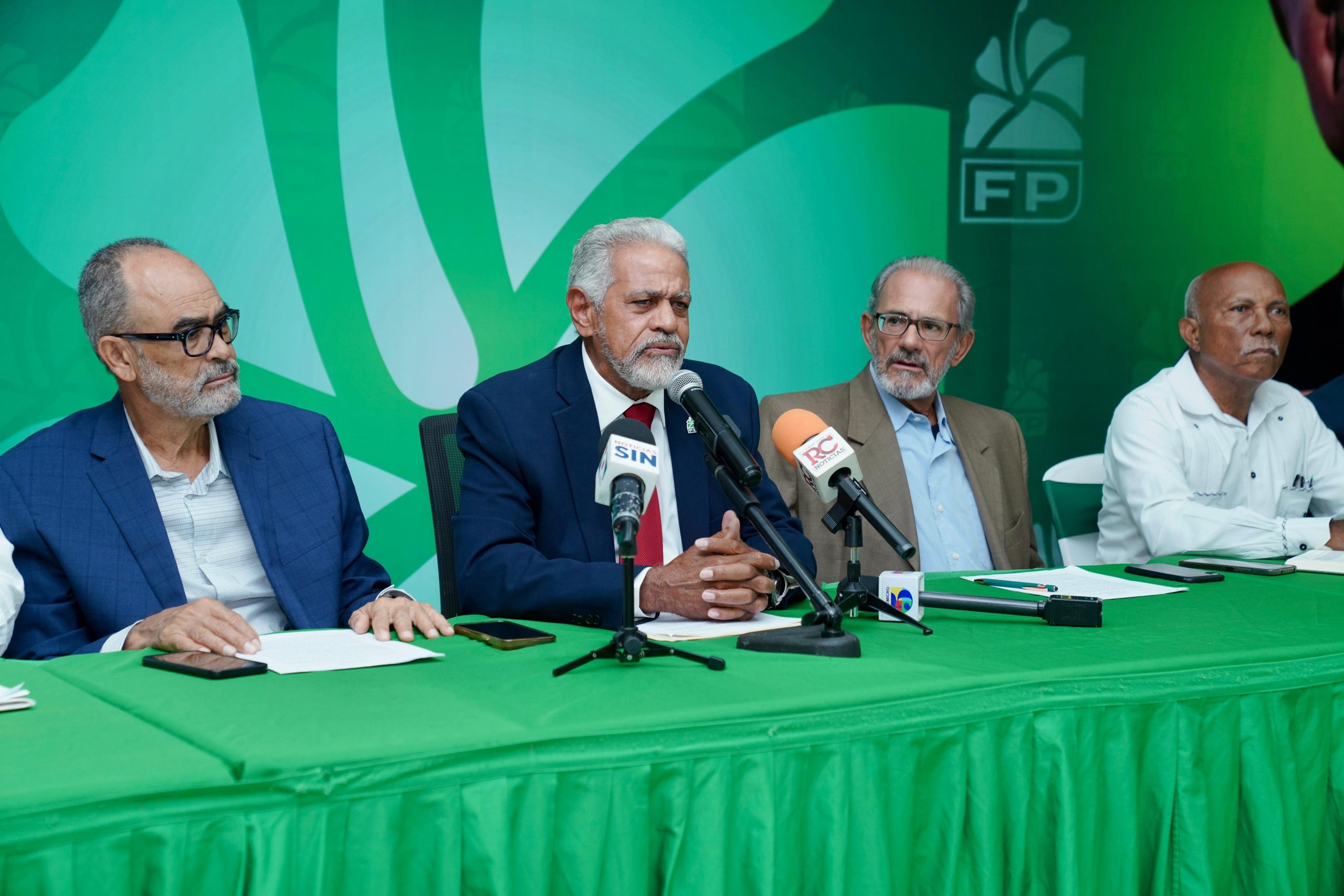 Fuerza del Pueblo califica de “grave retroceso” fusión del IAD con Agricultura*