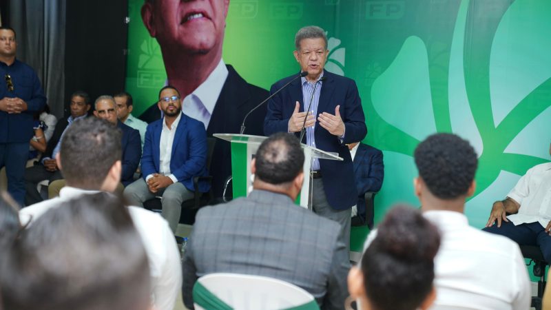 Leonel: “El presidente tiene informaciones que quiere compartir con los expresidentes, y por supuesto, ahí estaremos”