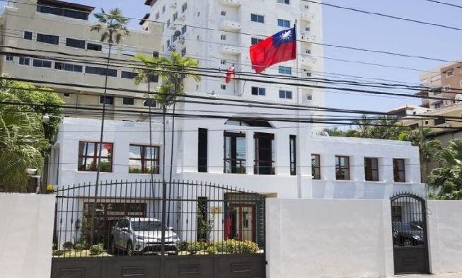 Embajada China califica como «maligna» declaraciones de la futura embajadora de EU, quien afirmó trabajará para frenar influencia China en RD