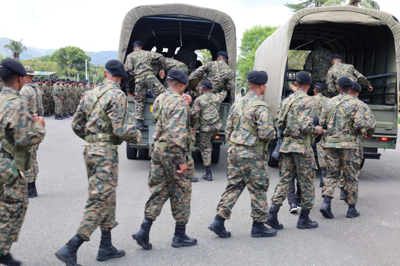 Ejercito de RD envía a la frontera 800 soldados adicionales para proteger la seguridad nacional