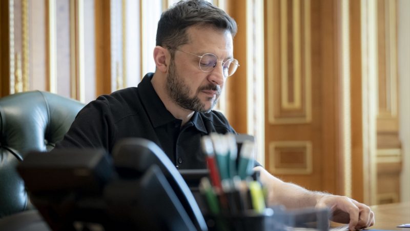 Zelenski informa está decidido a participar en encuentro con Putin el próximo jueves en Turquía