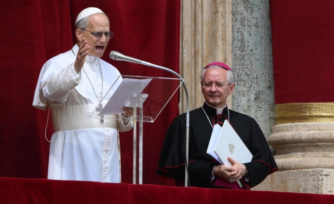 Papa XIV pide a «grandes hombres del mundo» a parar la guerra