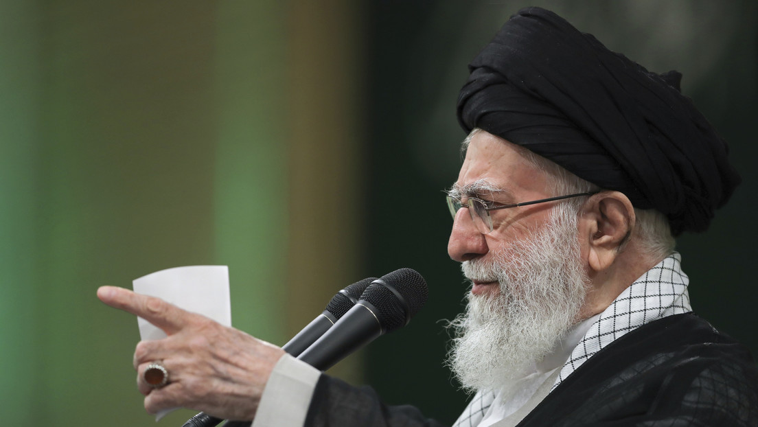 Líder supremo de Irán asegura Israel se preparó un destino amargo y doloroso con este crimen y sin duda lo recibirá