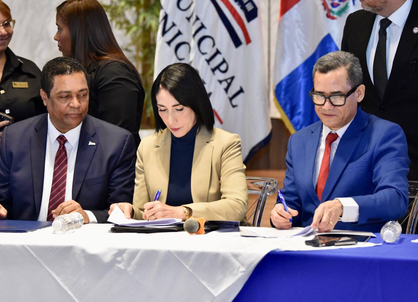 Instituciones estatales RD acuerdan enfrentar trabajo infantil