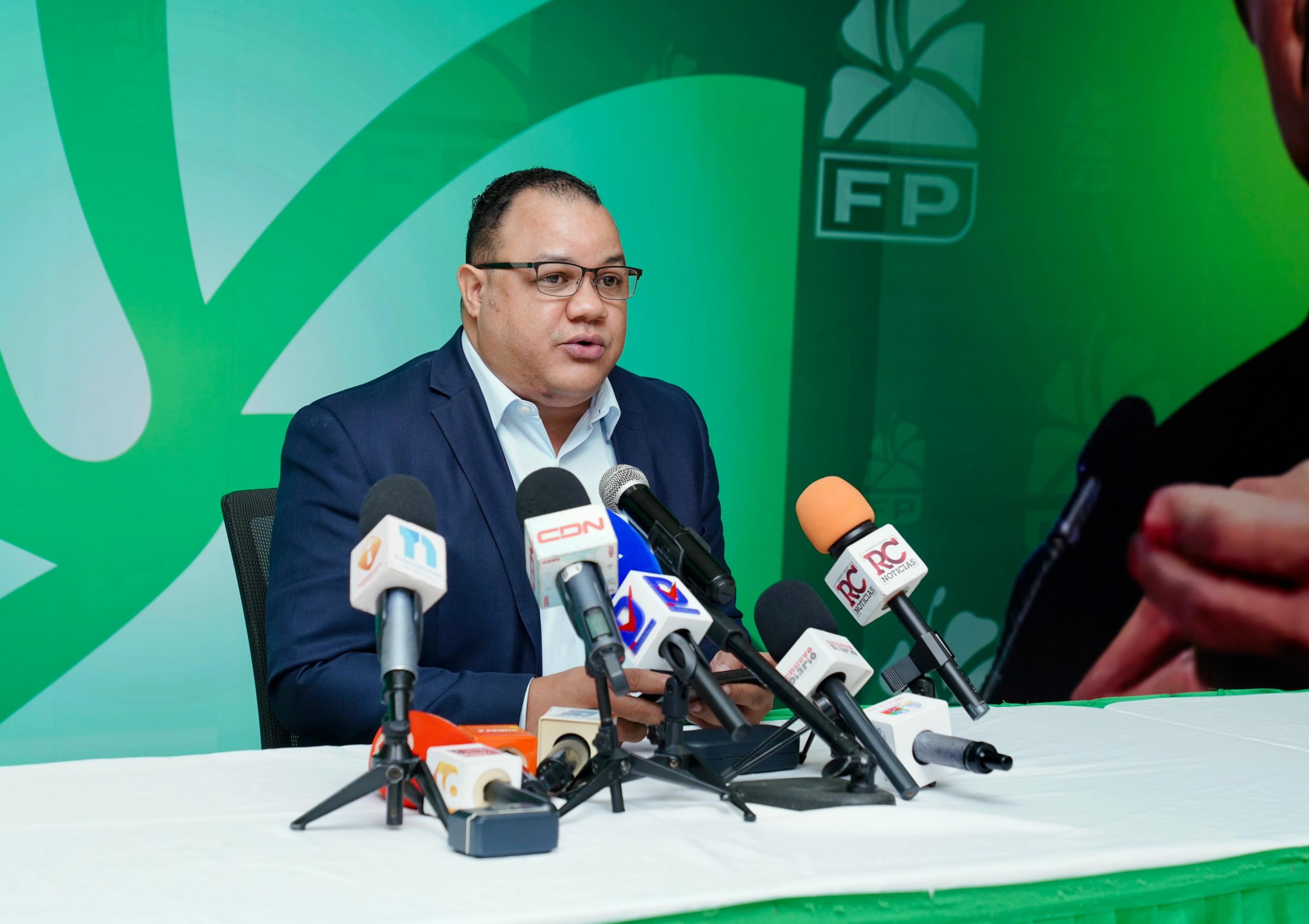 FP advierte: Inició la temporada ciclónica y el gobierno del PRM carece de un plan*