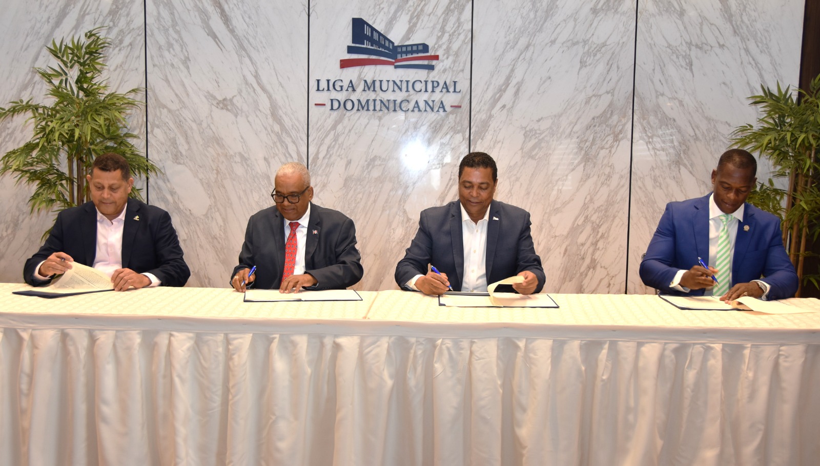 DGJP, LMD y entidades asociadas de la municipalidad firman acuerdo de colaboración