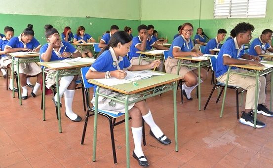 Analfabetismo baja 6% en el país, de acuerdo a INDEICE
