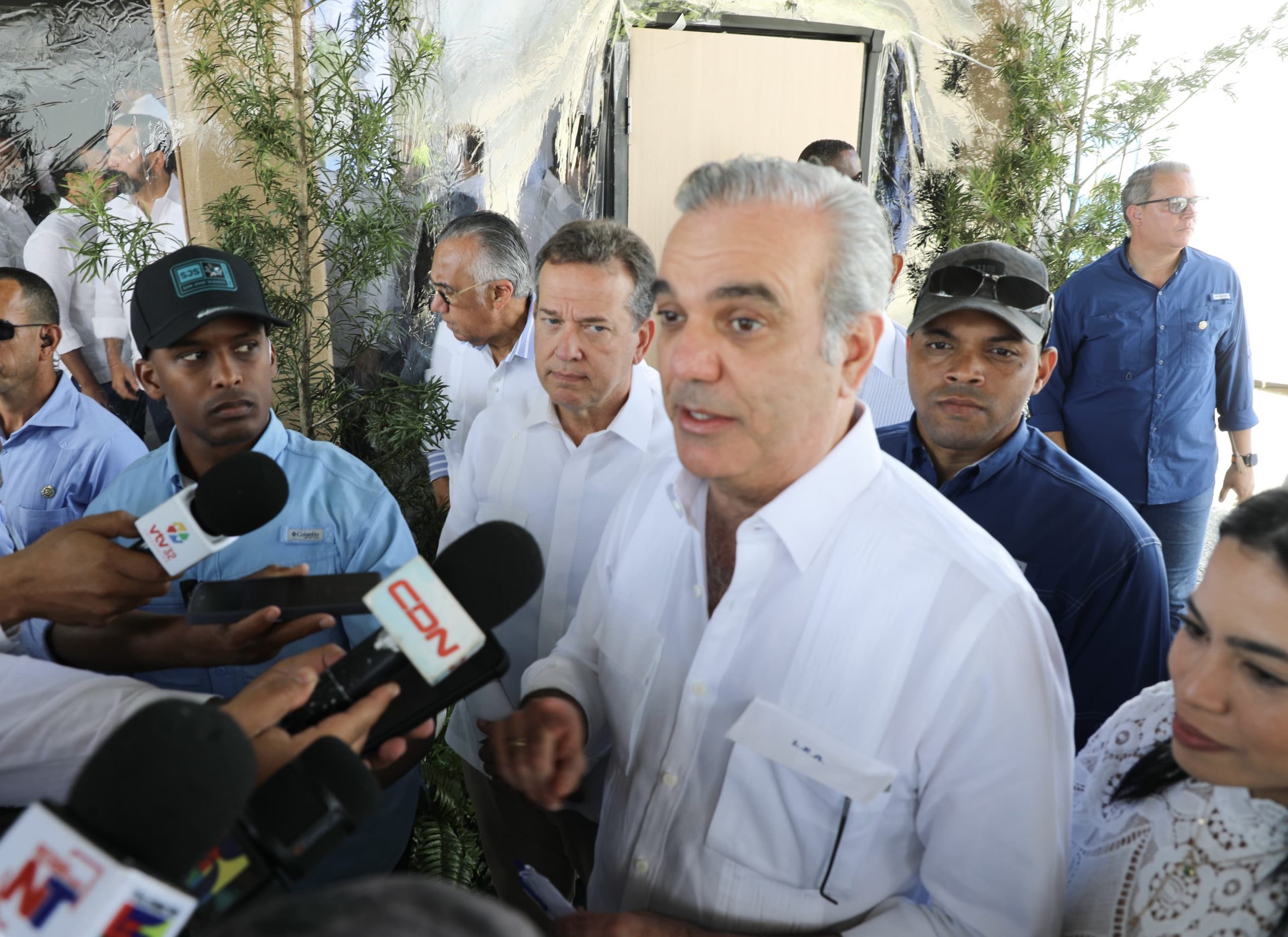 Abinader truena y le dice a funcionarios en campaña que serán cancelados  si siguen en actividades electorales a destiempo