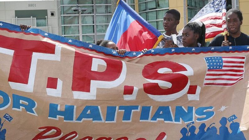 Juez de EE. UU. impide intento de Trump poner fin a TPS para haitianos