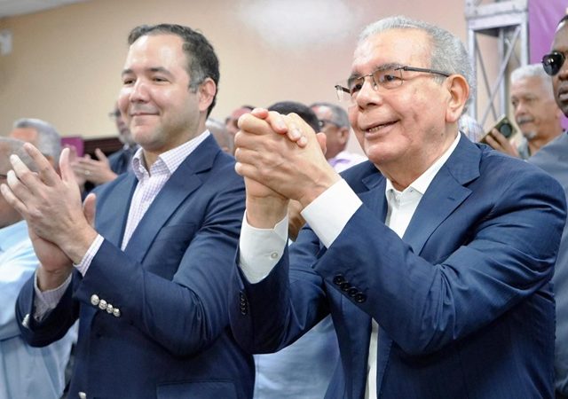 Danilo Medina aclara Magín Díaz no es del PLD, sino un tecnócrata