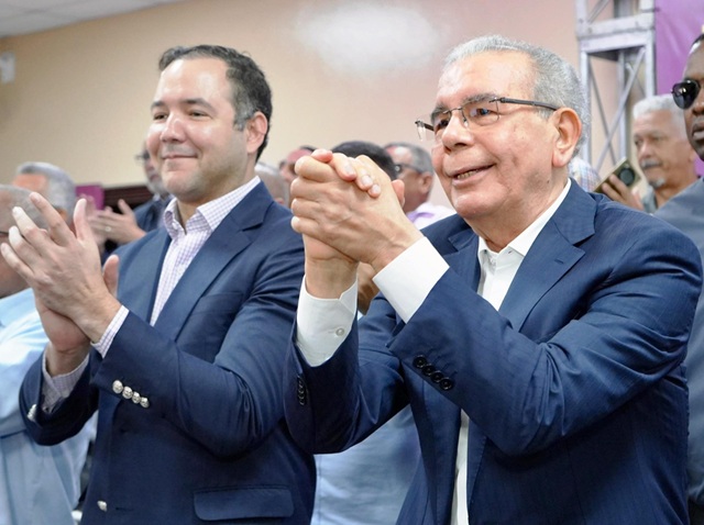 Danilo Medina aclara Magín Díaz no es del PLD, sino un tecnócrata