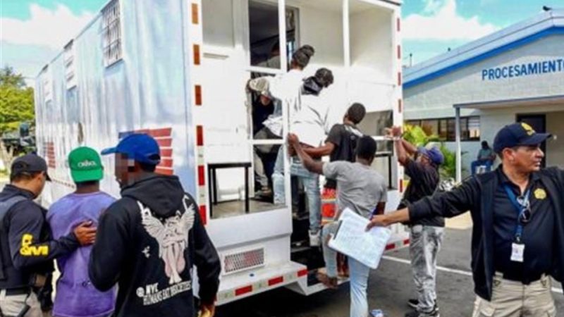 Imparable la deportación de haitianos desde Dominicana