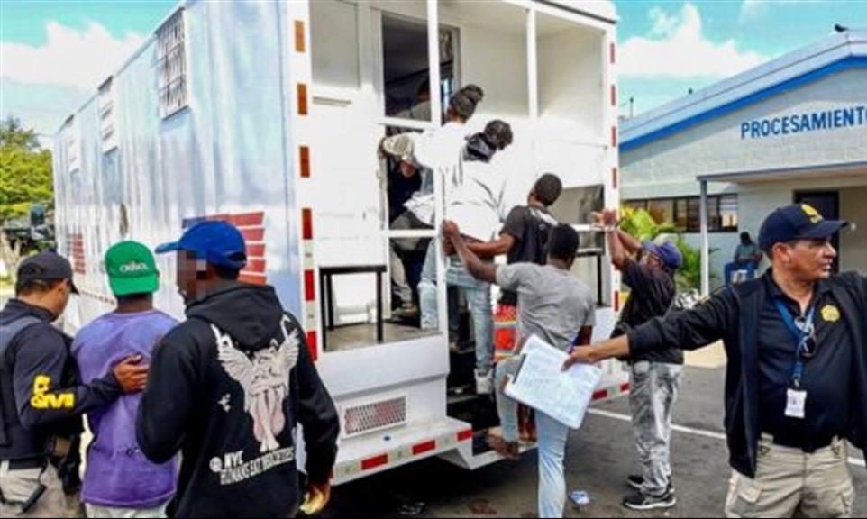 Imparable la deportación de haitianos desde Dominicana