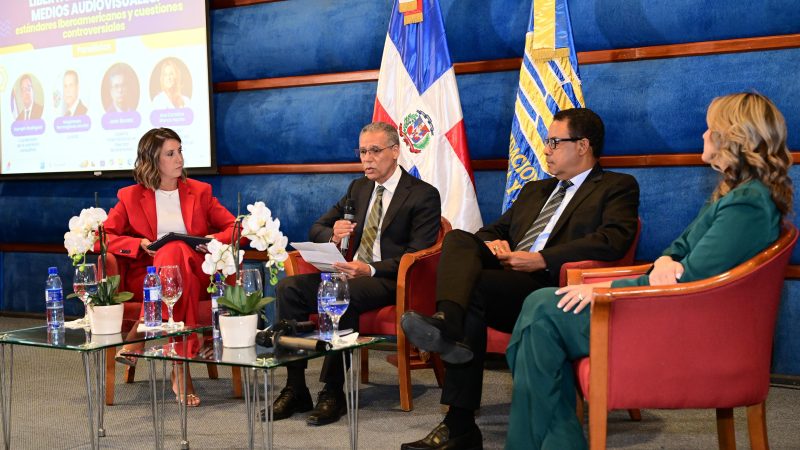 Leonel Fernández organiza en Funglode panel sobre proyecto de ley de libertad de expresión y medios audiovisuales