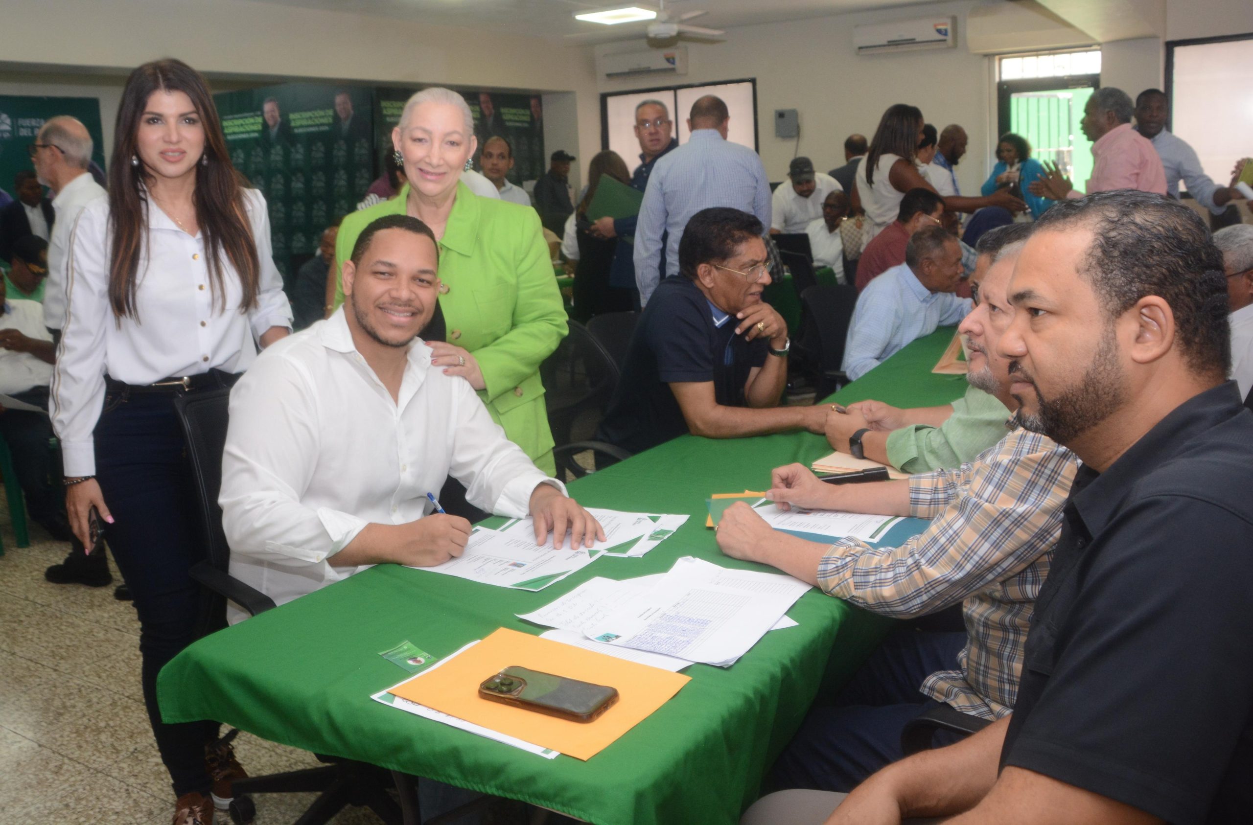 Este sábado continúa con alta concurrencia el proceso de inscripción en el Congreso Nacional Elector de Fuerza del Pueblo