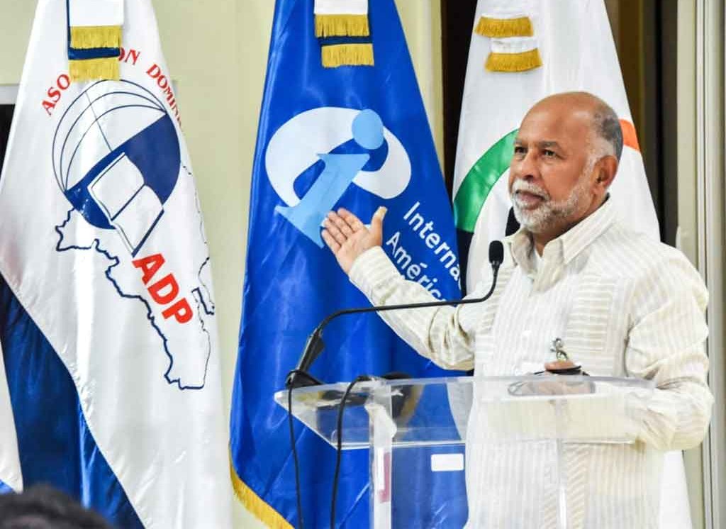 La Asociación de Profesores rechaza fusión de ministerios0