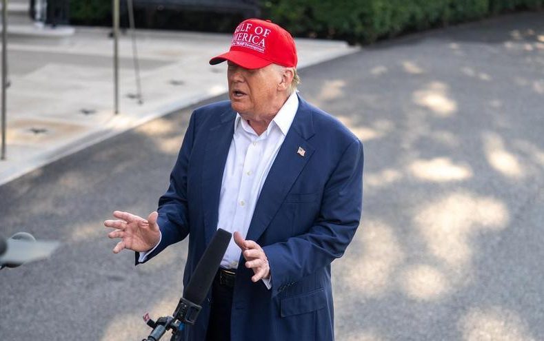 Trump exige a Rusia detener combates en Ucrania, de lo contrario le aplicará aranceles de 50%