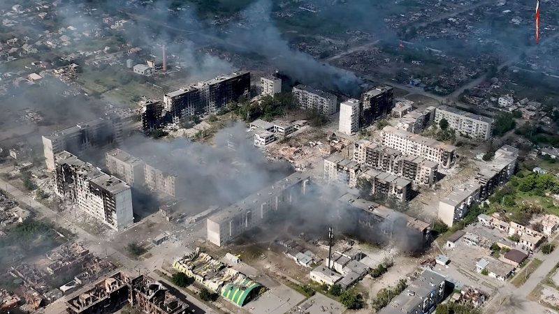 Rusia sigue manteniendo control guerra; anuncia liberación de importante ciudad de Ucrania