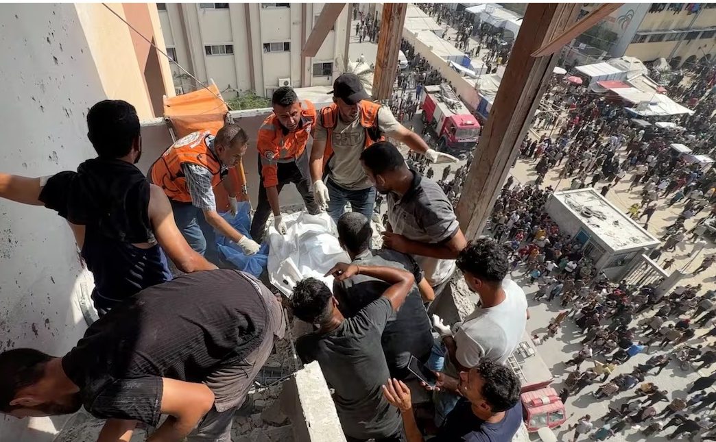 Israel asesina 20 palestinos con bombardeos a principal hospital del sur Gaza